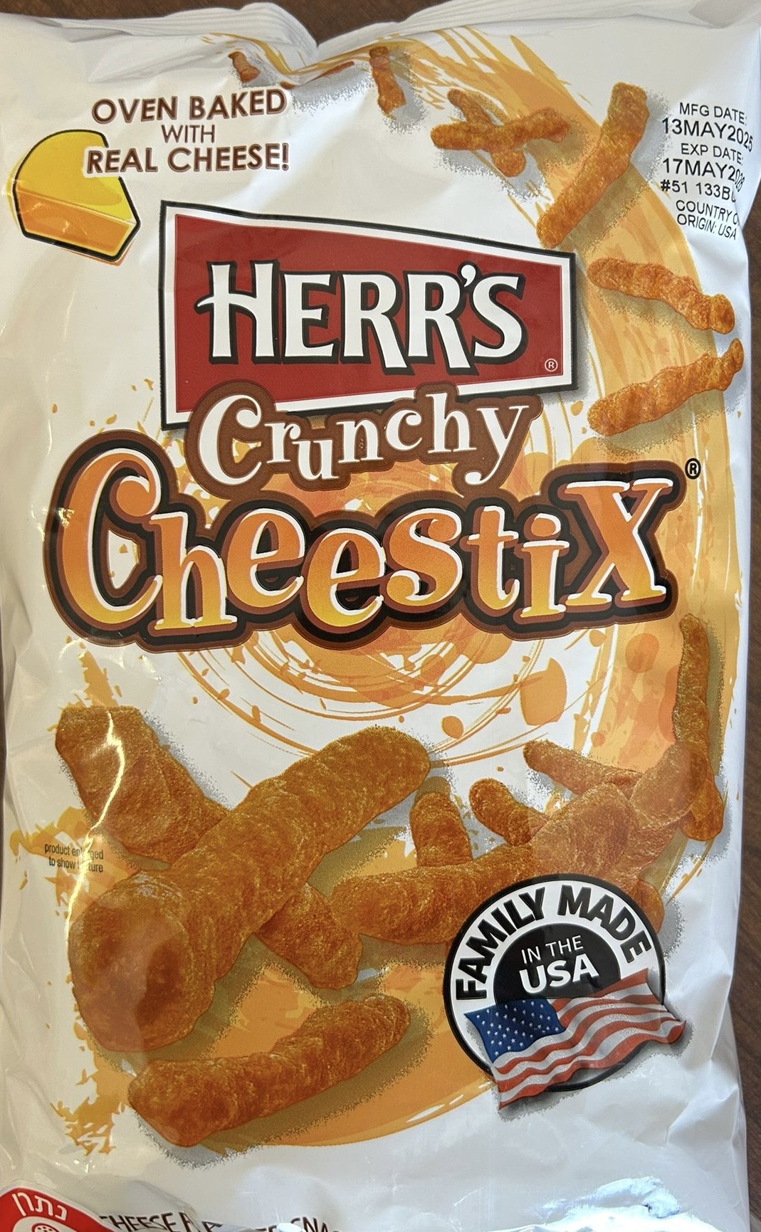 Crunchy cheestix